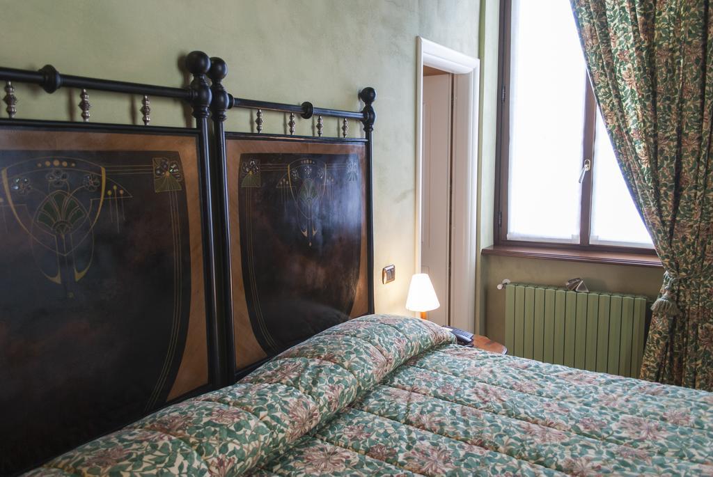 Al Borducan Romantic Hotel - Adults Only Varese Esterno foto