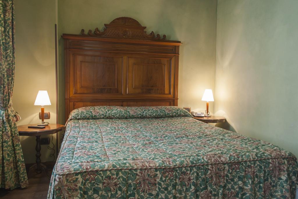 Al Borducan Romantic Hotel - Adults Only Varese Esterno foto