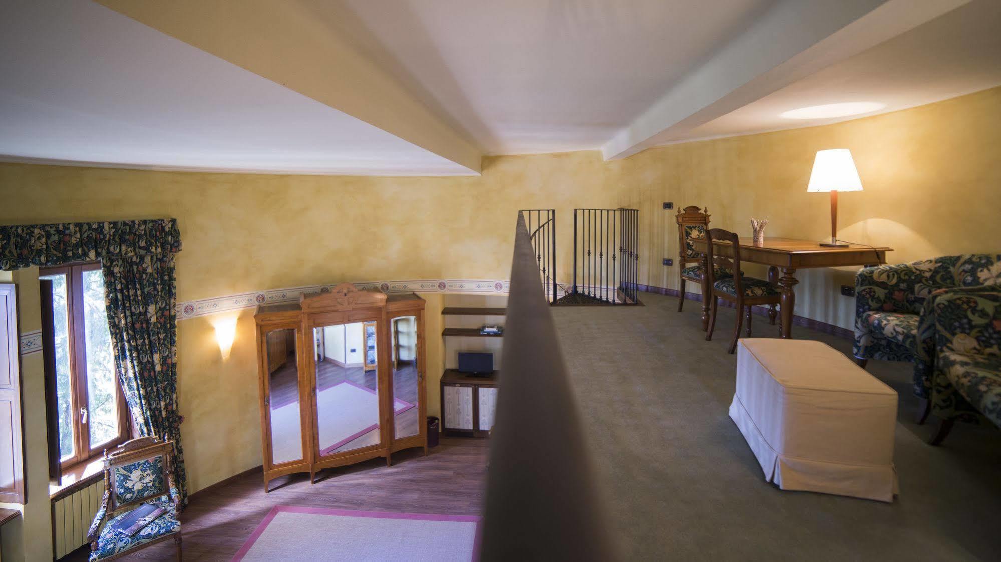 Al Borducan Romantic Hotel - Adults Only Varese Esterno foto