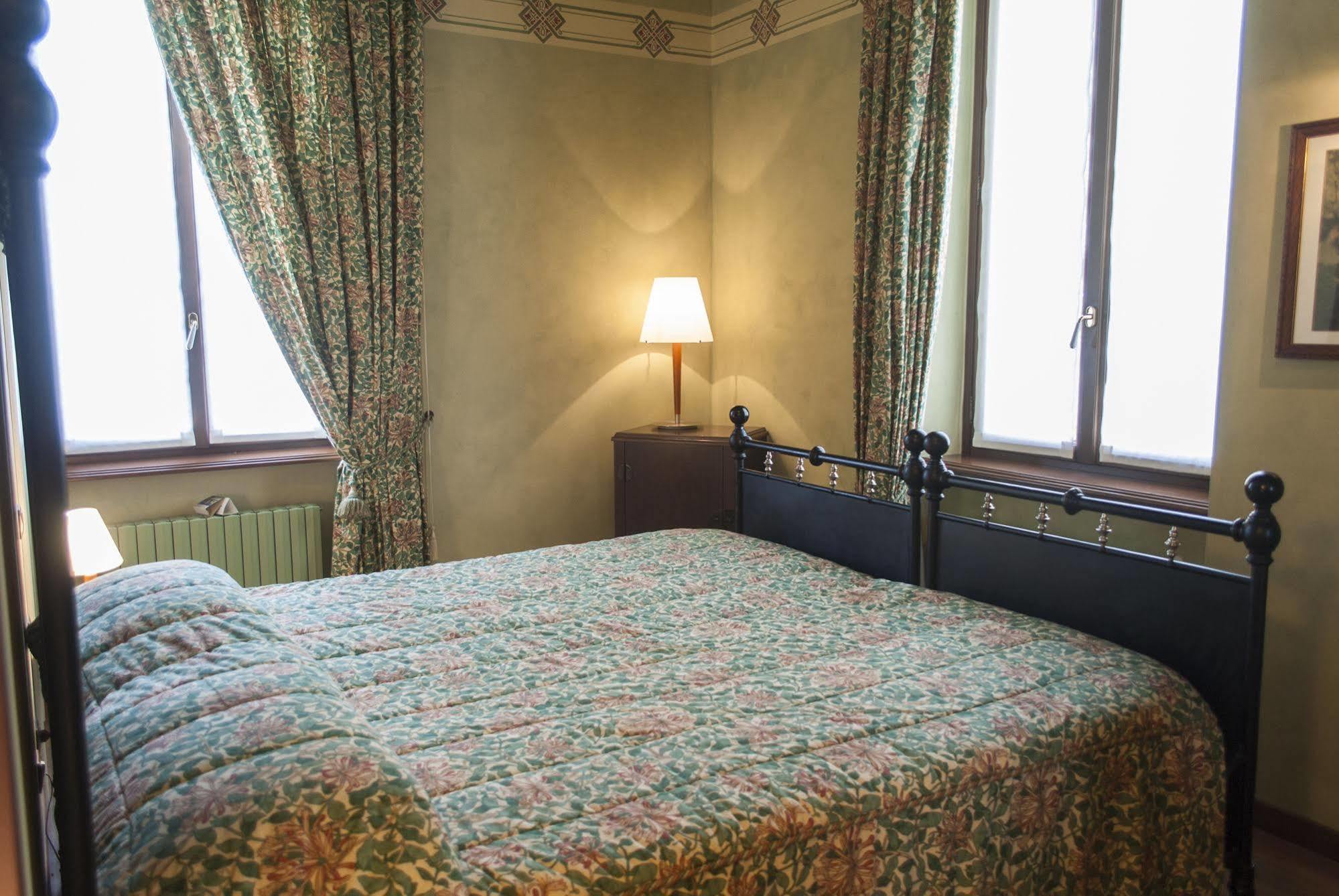 Al Borducan Romantic Hotel - Adults Only Varese Esterno foto